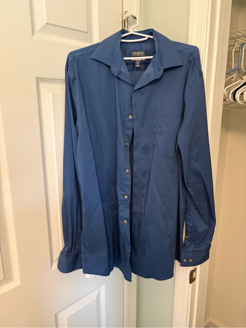 Van Heusen Men's Royal Blue Long Sleeve Dress Shirt